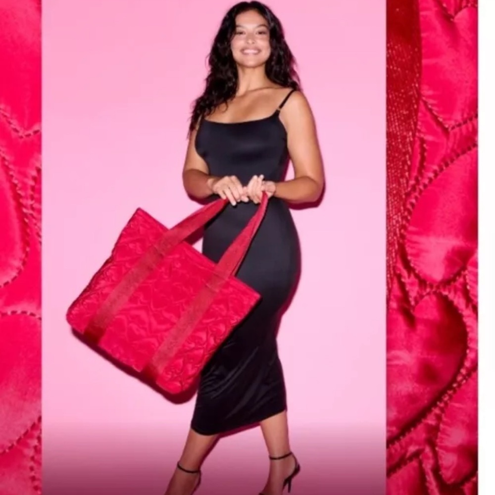 Victoria’s Secret Red Quilted Hearts Tote Weekender Bag Valentines